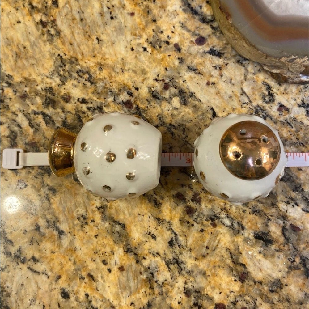 Unique Vintage Japan 50s salt & pepper shakers Guc - Picture 7 of 7